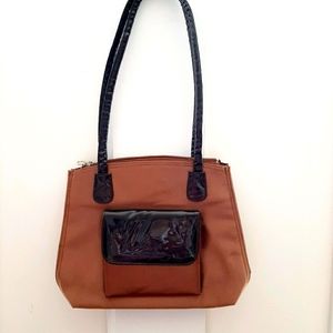 NEW Venus Paris Shoulder Bag